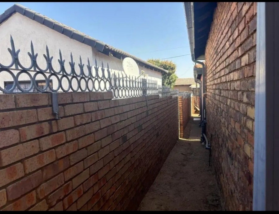 4 Bedroom Property for Sale in Mabopane North West